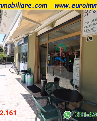 Attività storica di gelateria creperia yogurteria