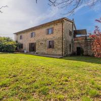 Affascinante Casa Colonica in Stile Toscano