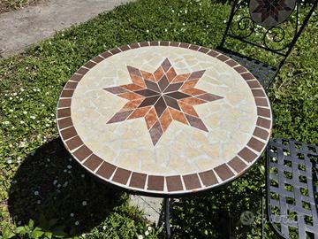 Tavolo e 2 sedie da giardino