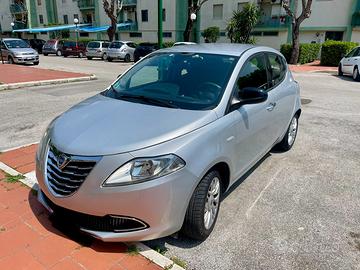 Lancia ypsilon 1.2 lounge