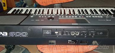Tastiera korg pa600