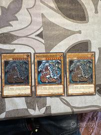 Draghi bianchi occhi blu