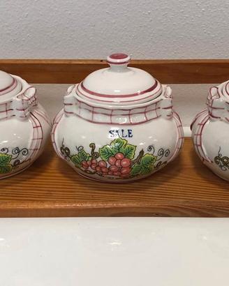 Tris di ciotole in ceramica per la cucina