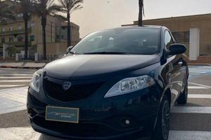 Lancia Ypsilon 1.0 firefly hybrid Silver s&s 70cv