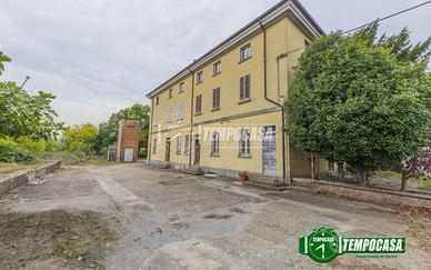 Casa indipendente con depandance