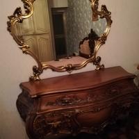 cassettone in legno massello scolpito