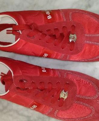 Scarpe BENETTON NUOVE unisex mai usate