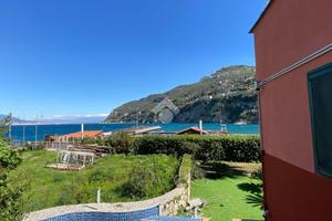 3 LOCALI A VICO EQUENSE