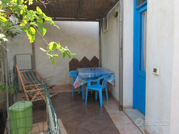 Monolocale con gazebo