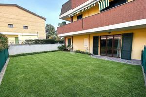 MONOLOCALE A CARNATE