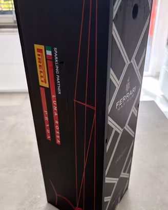 Bottiglia Luna Rossa Ferrari da Collezione
