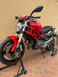 Ducati Monster 696
