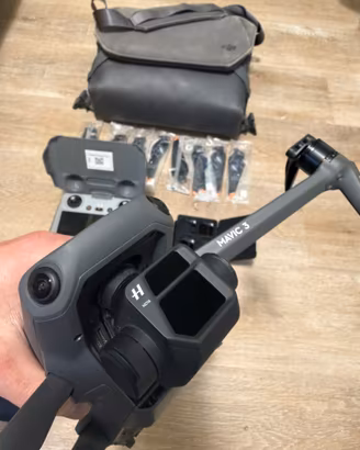 DJI Mavic 3