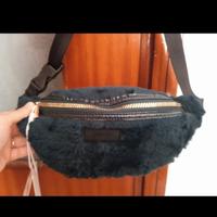 Marsupio verde e blu in pelliccia sintetica Carpis