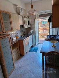OSTIA LIDO GRAZiOSO TRILOCALE ARREDATO Con BALCONE