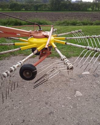 giro ranghinatore per fieno pottinger top 340