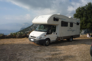 Camper mansardato