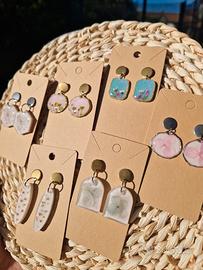 Orecchini in resina con fiori veri 