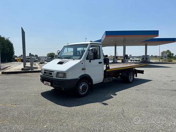 IVECO DAILY CARROATREZZI