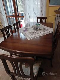 Tavolo da soggiorno in legno massiccio