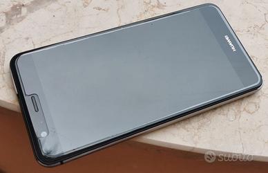 Huawei P10 lite NON FUNZIONANTE solo per ricambi.