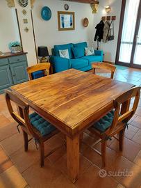 Tavolo + 4 sedie in legno massello