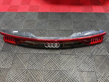 Fanale Posteriore Centrale LED Originale Audi Q8