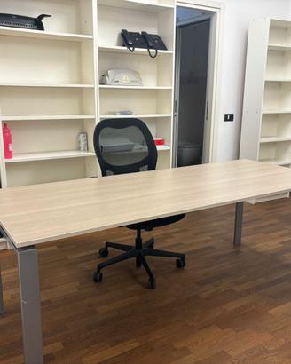 Scrivania da ufficio / home office