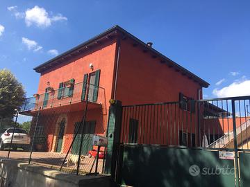Appartamento 92mq giardino in Casale trifamiliare