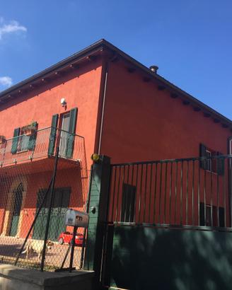 Appartamento 92mq giardino in Casale trifamiliare