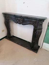 Cornice di camino in marmo nero scolpito cm. 150