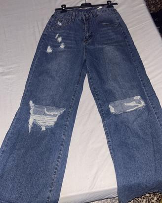 Jeans strappati