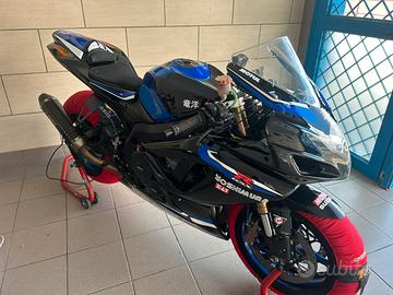 Suzuki gsx r 600 k7 pista