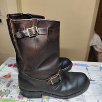 Storici stivali Walker in pelle ingrassata nera