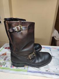 Storici stivali Walker in pelle ingrassata nera