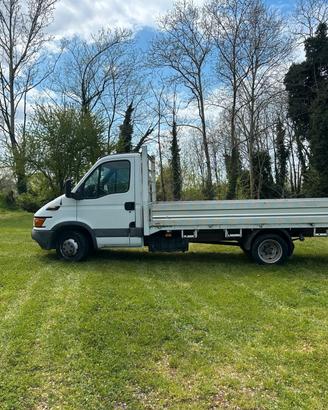 M127 - Furgone Iveco Daily 35C11 cassone fisso