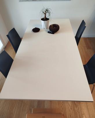 tavolo bianco