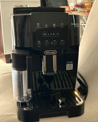 DeLonghi magnifica star ECAM220.80.SB