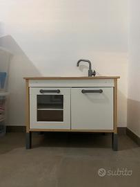 Cucina giocattolo