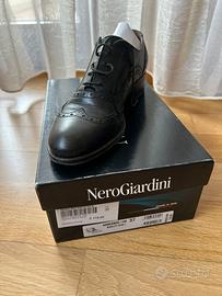 Scarpe donna chiuse Nero Giardini