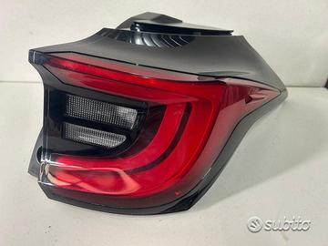 Stop fanale posteriore dx led toyota yaris 2024