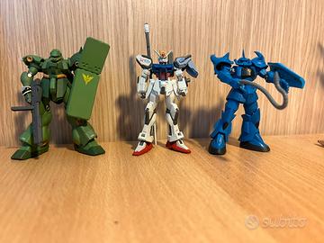 Set 3 Action Figure Gundam