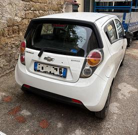 Auto chevrolet spark