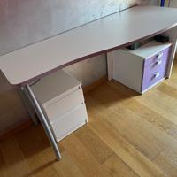 scrivania e 2 cassettiere