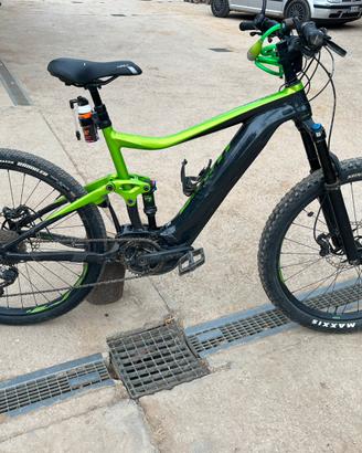 Mountain Bike Giant elettrico