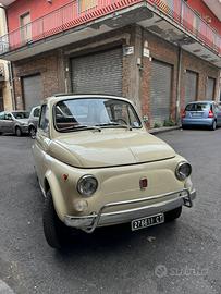 Fiat 500 L da vetrina