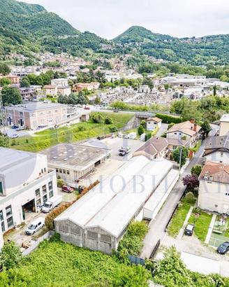 Immobile di 775 m² con 4 locali a Calolziocorte