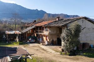 CASA SEMINDIPENDENTE A ENVIE