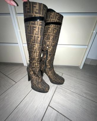 Stivali Fendi