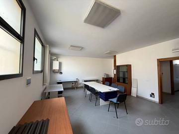 Immobile di 100 m² con 3 locali a Poggio Rusco